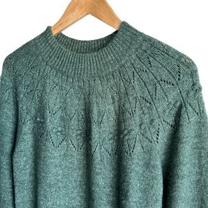 RW&Co. Mock Neck Sweater Sz M Green Knit Pullover Classic Casual Classy EUC